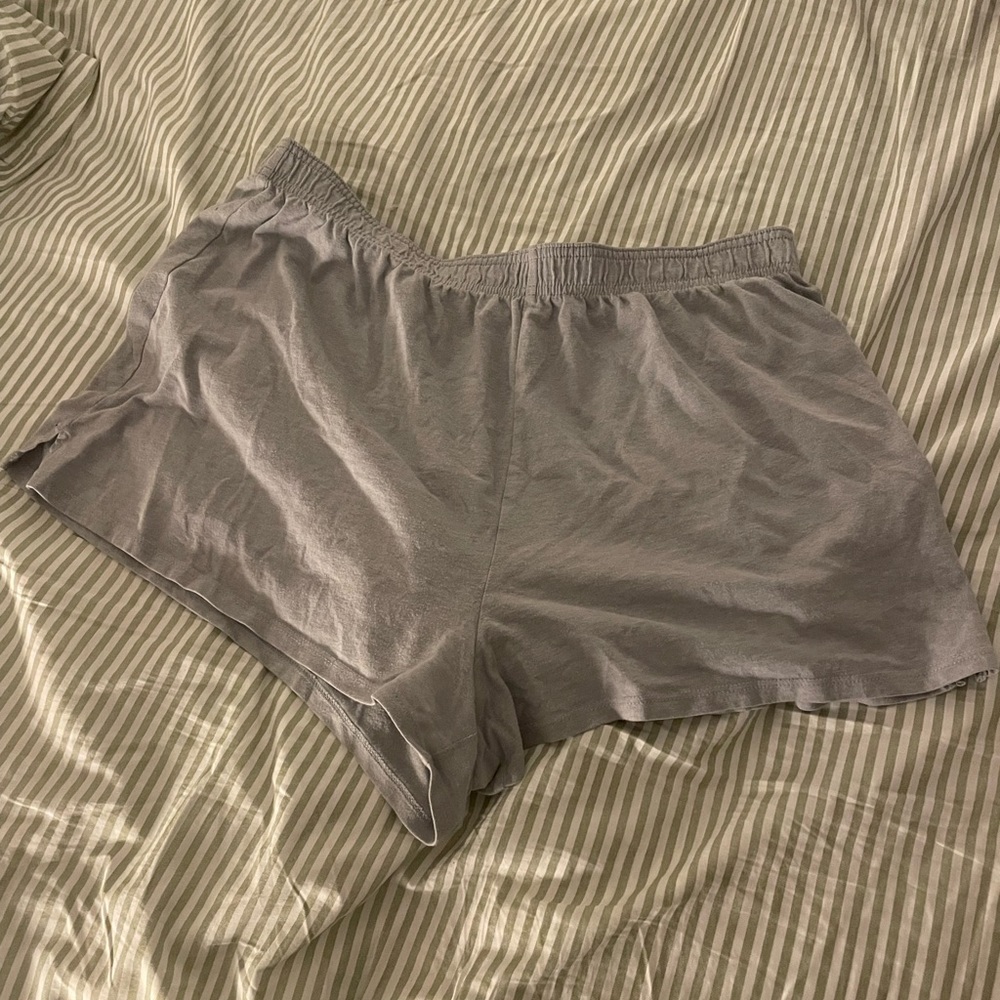 Comfy gray shorts
